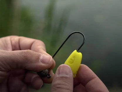 Jig rotund cu spin pentru năluci Delphin TYRE / 3 buc 10g-8/0
